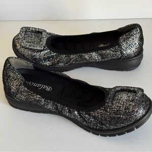 Balancoire Women's Black and Silver Flats Size 7